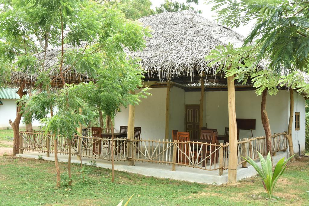 King'S Elephant Cabanas & Restaurant Тангалле Екстер'єр фото